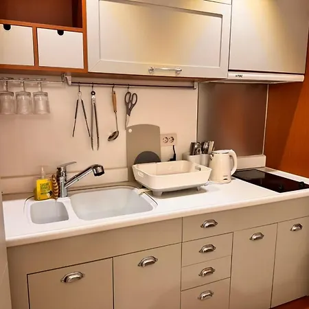 Hongdae Central Cozy Stay Free Luggage