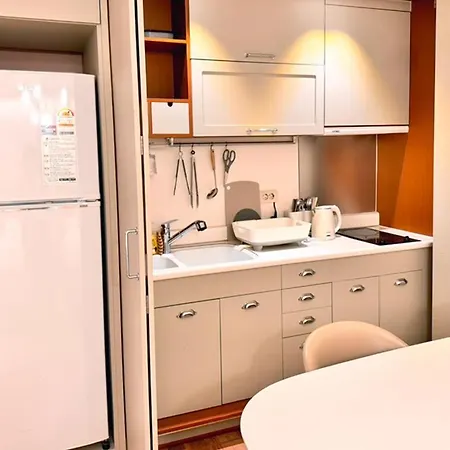 Hongdae Central Cozy Stay Free Luggage