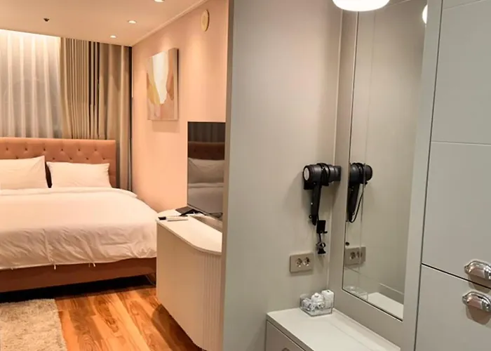 Gasthof Hongdae Cozy Free Luggage *